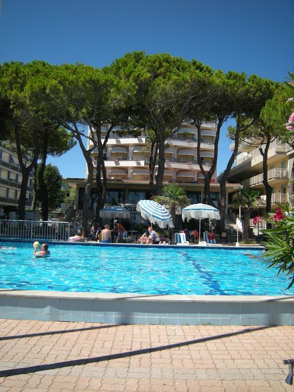 לידו די ג'סולו Hotel Ambasciatori Palace מראה חיצוני תמונה