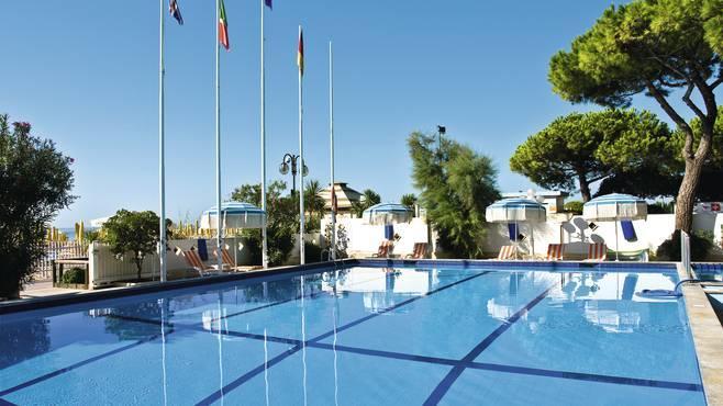 לידו די ג'סולו Hotel Ambasciatori Palace מראה חיצוני תמונה